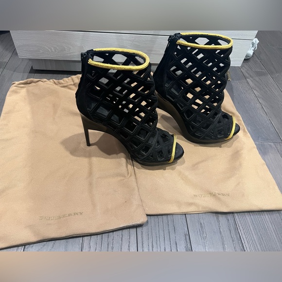 Authentic Burberry Prosum Edenside Ankle Boots. - Picture 4 of 6